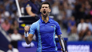 Mit einer überraschend offensiven Vorstellung holt sich Novak Djokovic in New York den Titel.