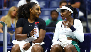 Serena und Venus Williams bei den US Open 2022