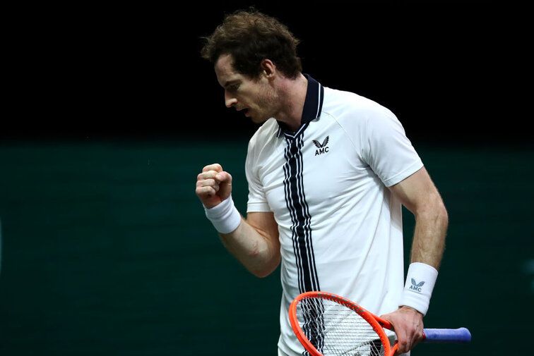 Andy Murray beat Robin Haase in three sets