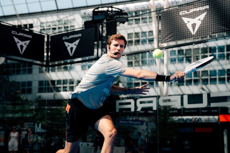Nick Merten bei den Padel Days am Flughafen München