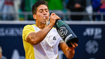 Bis zur nächsten Sektdusche in Kitzbühel muss Sebastian Baez noch ein paar Partien gewinnen - vier, um genau zu sein Bis zur nächsten Sektdusche in Kitzbühel muss Sebastian Baez noch ein paar Partien gewinnen - vier, um genau zu sein
