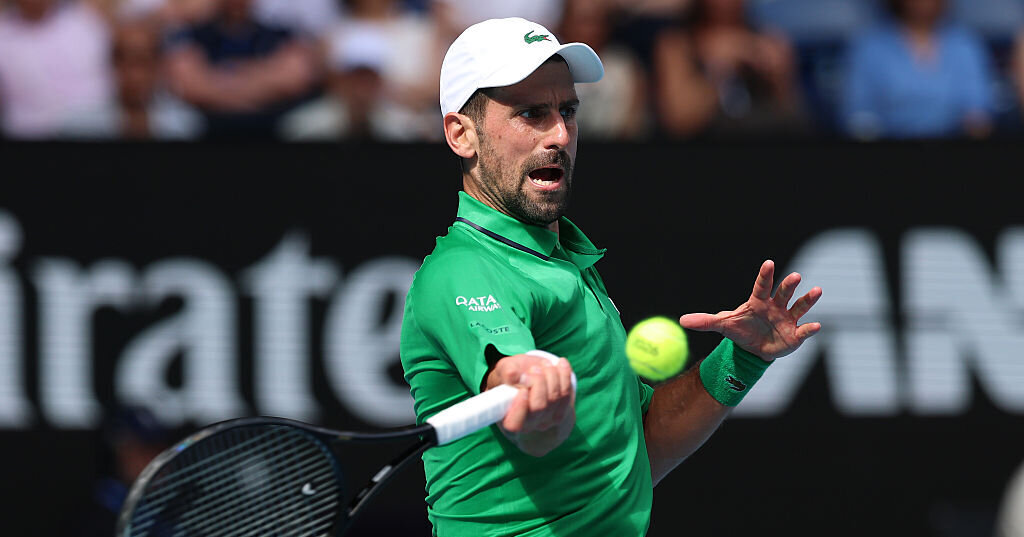 Australian-Open-Drama-in-Melbourne-Lorenzo-Musetti-muss-gegen-Novak-Djokovic-aufgeben