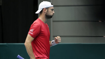 Mit einem souveränen Zweisatzerfolg gegen Benjamin Hassan zieht Jurij Rodionov ins Halbfinale von Madrid ein. Mit einem souveränen Zweisatzerfolg gegen Benjamin Hassan zieht Jurij Rodionov ins Halbfinale von Madrid ein.