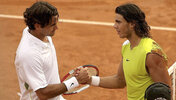 Roger Federer und Rafael Nadal nach ihrem epischen Endspiel 2006