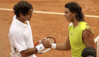 Roger Federer und Rafael Nadal nach ihrem epischen Endspiel 2006 Roger Federer und Rafael Nadal nach ihrem epischen Endspiel 2006