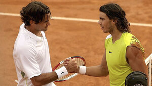 Roger Federer und Rafael Nadal nach ihrem epischen Endspiel 2006