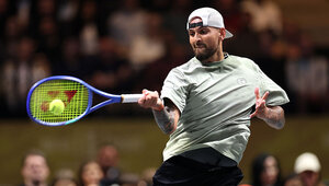 Nick Kyrgios gewann gegen Aryna Sabalenka in zwei Sätzen