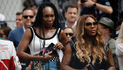 Venus und Serena Williams sind auch abseits des Tennisplatzes gerne zusammen unterwegs.