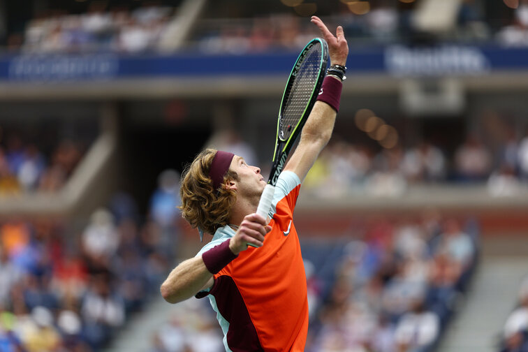 Andrey Rublev ist siegreich ins ATP-500-Event von Astana gestartet Andrey Rublev ist siegreich ins ATP-500-Event von Astana gestartet