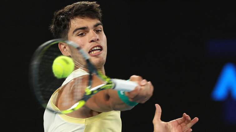 Carlos Alcaraz ist in die zweite Runde der Australian Open 2024 eingezogen Carlos Alcaraz ist in die zweite Runde der Australian Open 2024 eingezogen