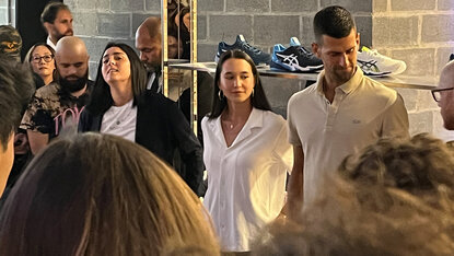 Ons Labeur, Eva Lys und Novak Djokovic am Freitagabend beim ASICS-Event in Manhattan Ons Labeur, Eva Lys und Novak Djokovic am Freitagabend beim ASICS-Event in Manhattan