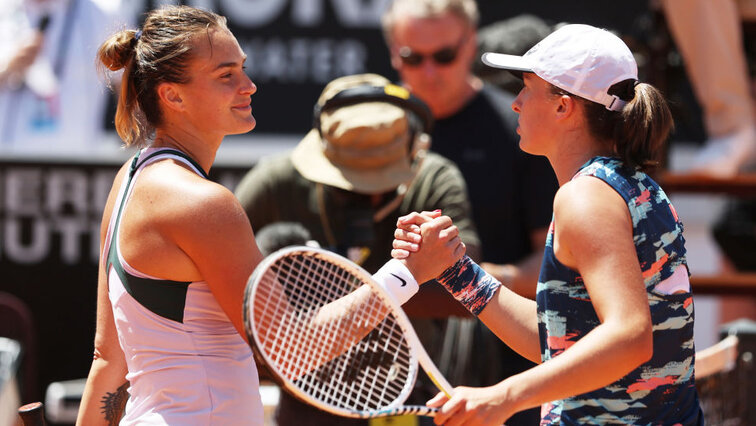 Auch Aryna Sabalenka sieht Iga Swiatek derzeit nur aus der Ferne Auch Aryna Sabalenka sieht Iga Swiatek derzeit nur aus der Ferne