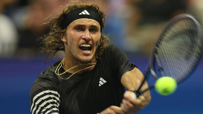 Alexander Zverev bei seinem Paradeschlag Alexander Zverev bei seinem Paradeschlag