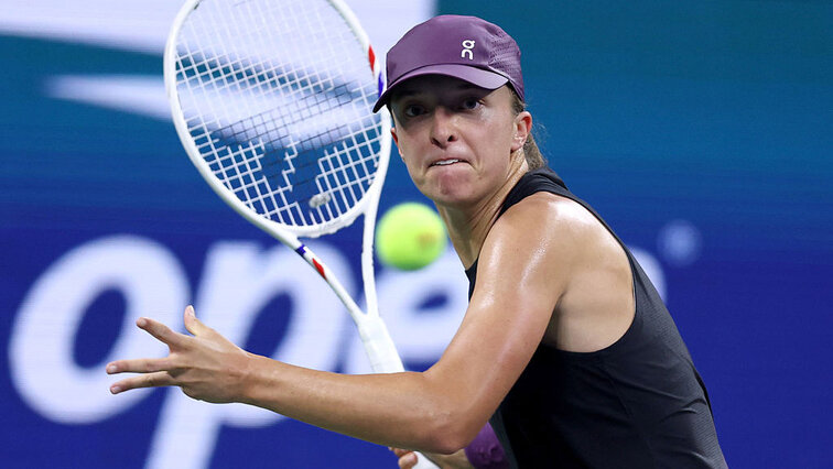 Iga Swiatek hat die Auftakthürde bei den US Open 2026 locker genommen