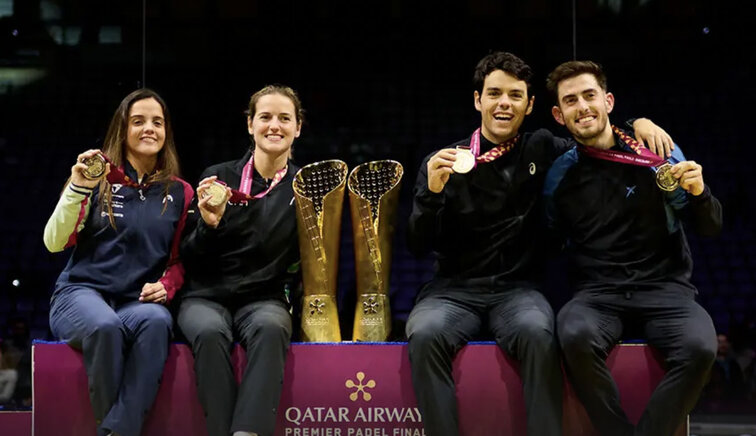 Die Sieger beim Padel-Masters in Barcelona: Paula Josemaria, Ariana Sanchez, Jon Sanz und Coki Nieto Die Sieger beim Padel-Masters in Barcelona: Paula Josemaria, Ariana Sanchez, Jon Sanz und Coki Nieto