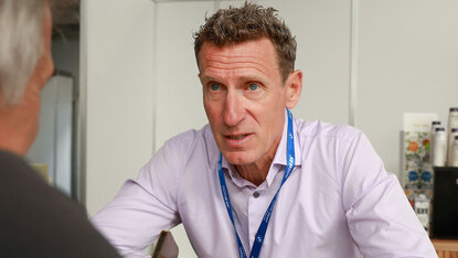 BMW-Open.Turnierdirektor Patrik Kühnen beim Interview mit tennisnet am Mittwoch in München