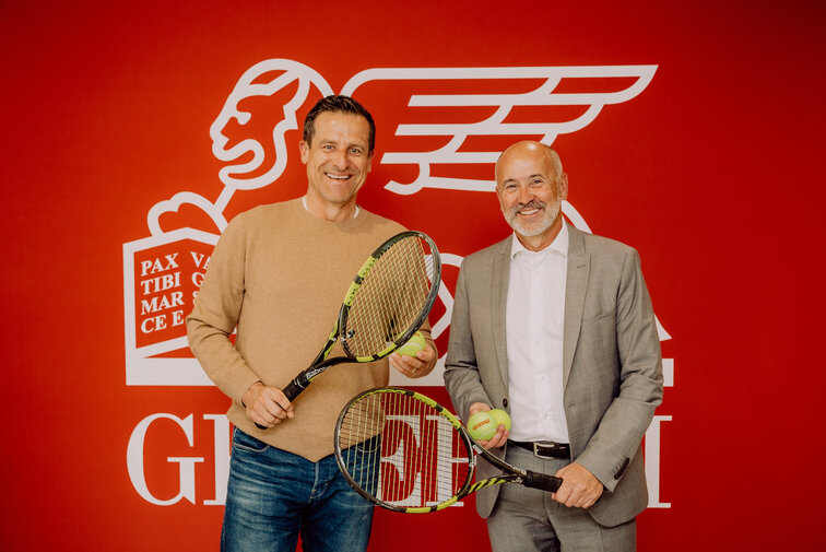 Turnierdirektor Alexander Antonitsch und Arno Schuchter, Vorstand für Vertrieb und Marketing der Generali Versicherung, freuen sich über die Vertragsverlängerung. Tournament Director Alexander Antonitsch and Arno Schuchter, Director of Sales and Marketing at Generali Versicherung, are happy about the contract extension.