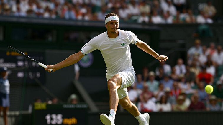 Alexander Zverev und der Rasen hatten nicht immer nur gute Momente. Alexander Zverev und der Rasen hatten nicht immer nur gute Momente.