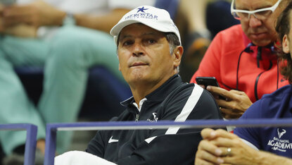 Toni Nadal unterstützte Alexandra Ella bei ihrem Viertelfinalmatch gegen Ina Swiatek