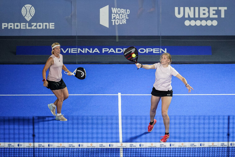 Rebeca Fernandez Niederacher and Dawn Foxhall at the STEFFL Arena on Monday