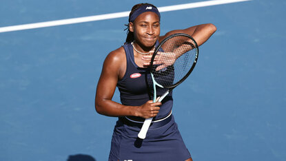 Nach ausgeglichenem Beginn setzte sich Coco Gauff letztlich deutlich gegen Brenda Fruhvirtova durch. Nach ausgeglichenem Beginn setzte sich Coco Gauff letztlich deutlich gegen Brenda Fruhvirtova durch.