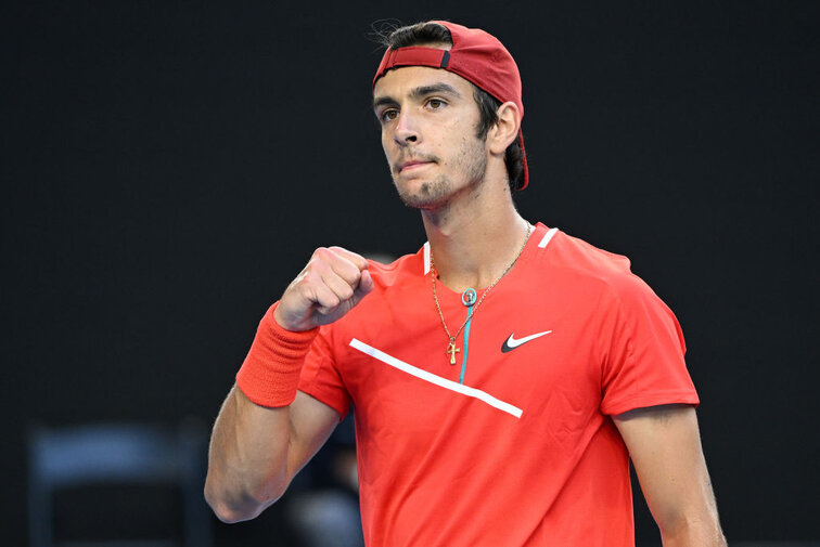 Lorenzo Musetti schlug Hubert Hurkacz in drei Sätzen Lorenzo Musetti beat Hubert Hurkacz in three sets