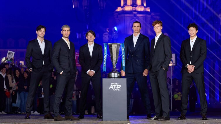 Da waren es immerhin schon sechs Spieler, die am Freitag für die ATP Finals posierten ... Da waren es immerhin schon sechs Spieler, die am Freitag für die ATP Finals posierten ...