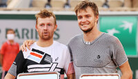Andrey Golubev und Alexander Bublik am Samstag in Roland Garros
