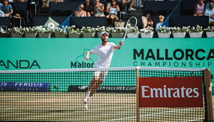 Corentin Moutet bezwang Learner Tien in zwei Sätzen