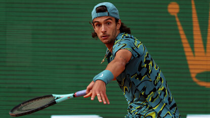 Mit dem Sieg gegen Djokovic sorgte Lorenzo Musetti für einen Paukenschlag. Mit dem Sieg gegen Djokovic sorgte Lorenzo Musetti für einen Paukenschlag.