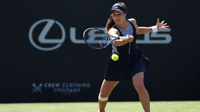 Nach dem Verbot des Tragens eines Pins wich Zeynep Sonmez in Wimbledon mit dem Wassermelonen-Symbol für Palästina auf ihren Vibrationsdämpfer im Schläger aus. Getty Images