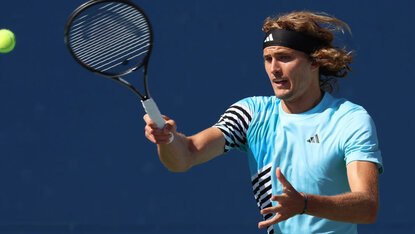 Alexander Zverev hatte mit Pavel Kotov zwei Sätze lang ziemlich große Probleme Alexander Zverev hatte mit Pavel Kotov zwei Sätze lang ziemlich große Probleme