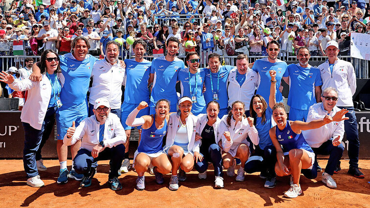 Titelverteidiger Italien machte mit Japan kurzen Prozess