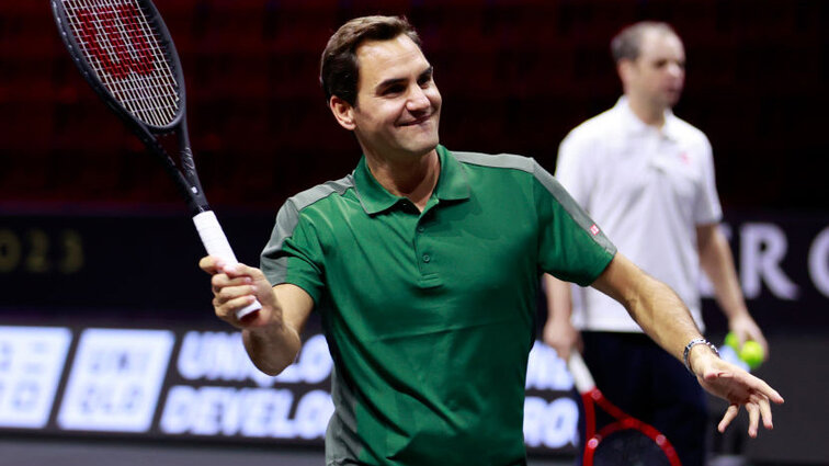 Roger Federer hit a few balls in Vancouver