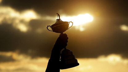 Um diesen Pokal spielen die Golfer Um diesen Pokal spielen die Golfer