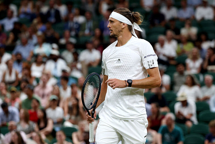 Alexander Zverev gewann die ersten beiden Sätze Alexander Zverev gewann die ersten beiden Sätze