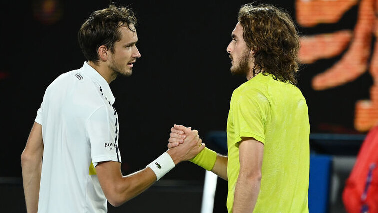 That's how it was in Melbourne in 2021: Stefanos Tsitsipas congratulates Daniil Medvedev on reaching the final
