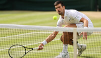 Novak Djokovic bereitet sich beim Schaukampf im Hurlingham Club auf Wimbledon vor