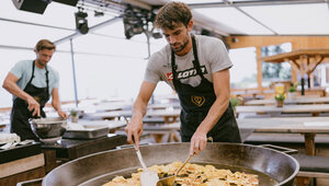 Valentin Vacherot hat an der Kaiserschmarrn-Pfanne seine Meisterschaft gezeigt
