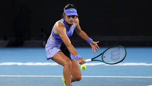 In Melbourne spielte Emma Raducanu noch im Nike-Outfit