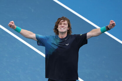 Andrey Rublev musste bis zum Schluss zittern, schaffte dann aber doch den Einzug in die zweite Runde der Australian Open 2024