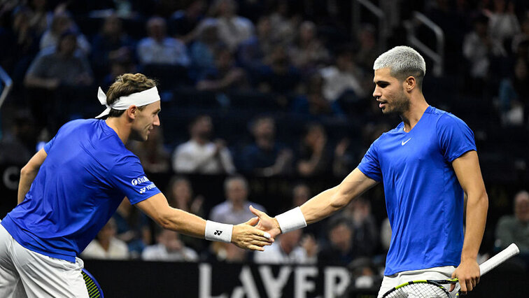 Casper Ruud und Carlos Alcaraz eröffneten im Doppel den letzten Tag des Laver Cups.