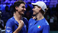 Lorenzo Sonego und Jannik Sinner Ende 2023 beim Davis Cup in Málaga