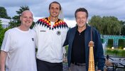 Sven Wortmann, Alexander Zverev und Ralf Weber am Donnerstag in HalleWestfalen