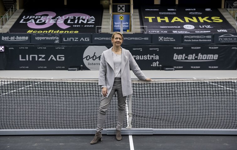 Linz boss Sandra Reichel contacted the fans directly