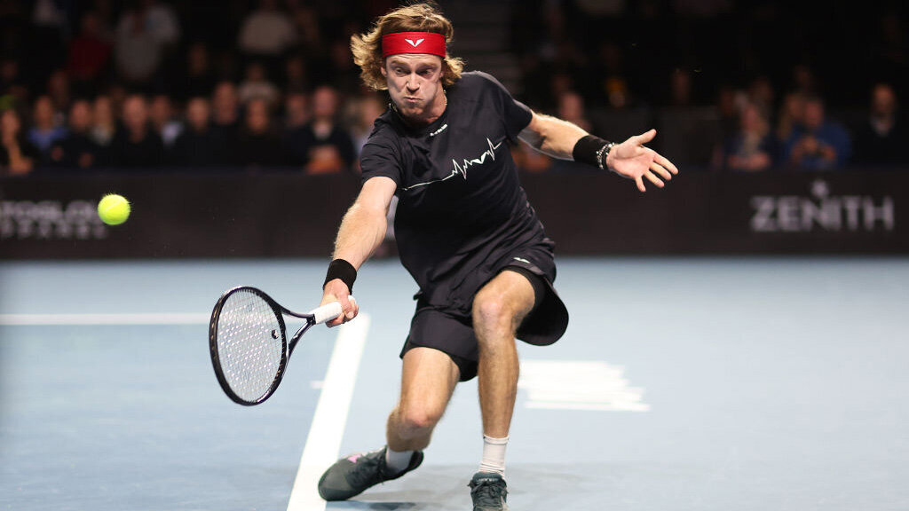 UTS London Nur Andrey Rublev startet mit zwei Siegen ·
