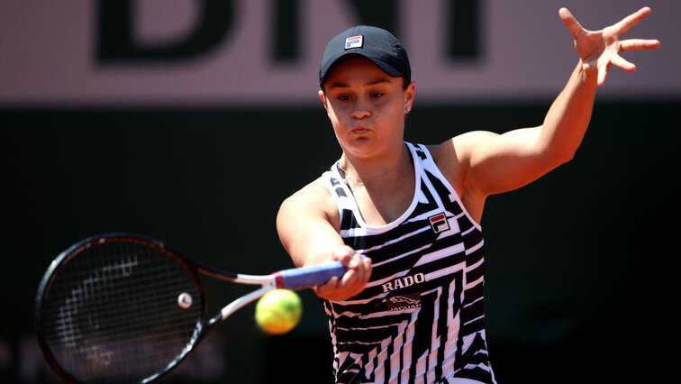 Ashleig Barty läuft in Paris auf Hochtouren