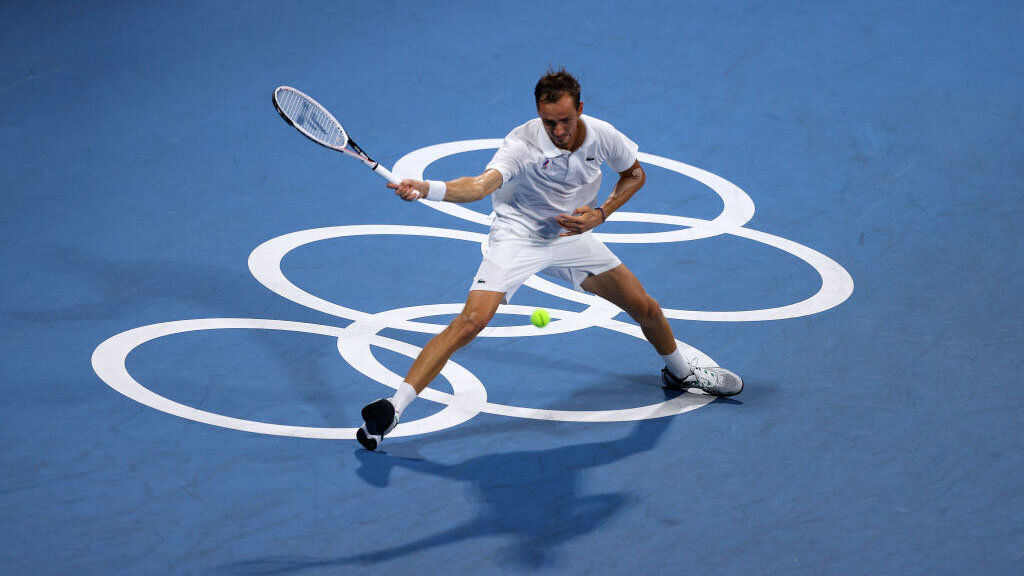 Olympia-2024-Tennis-h-lt-die-neutrale-Flagge-f-r-Russland-hoch
