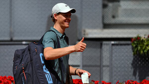 In Madrid schickt Jannik Sinner positive Gesten in Richtung Trainerbox