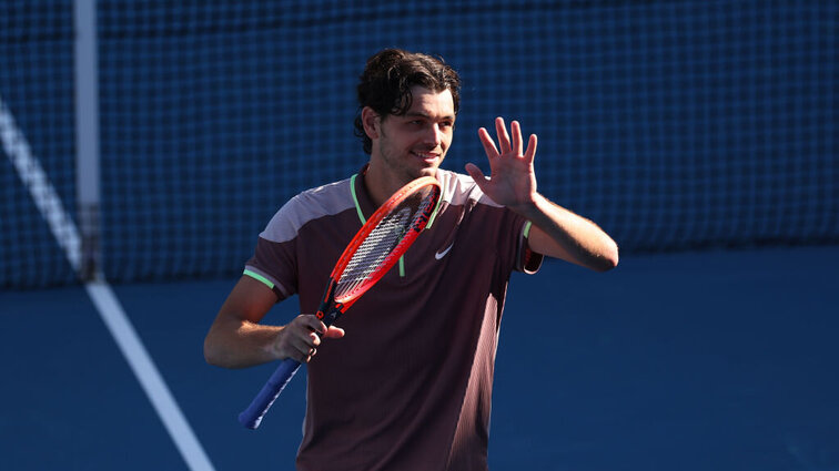 Taylor Fritz gestaltete seinen Arbeitstag in Melbourne kurz und kompakt. Taylor Fritz gestaltete seinen Arbeitstag in Melbourne kurz und kompakt.